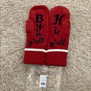 Draper James mittens. NWT